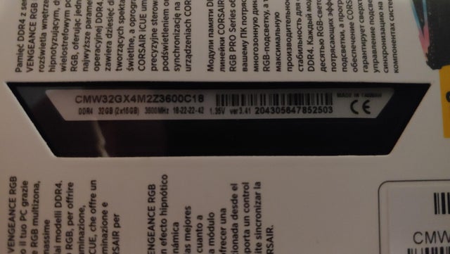 [CMW32GX4M2Z3600C18] Vengeance RGB Pro DDR4 3600MHz 32GB (2x16) Desktop Memory CMW32GX4M2Z3600C18