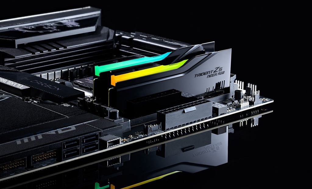 MEGS-F5-6000-3636-TZ5NXRK G.SKILL F5-6000A3636F16GX2-TZ5NXRK 32GB (2 x 16GB)/ DDR5 6000 MT/s/ Timings 36-36-36-76/ Voltage 1.35V/ TZ5 Neo X RGB AMD EXPO ™ Ultra Low Latency