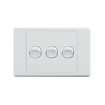 [040.000.0069] Ultima 3 Gang Switch 250V 16AX - Horizontal