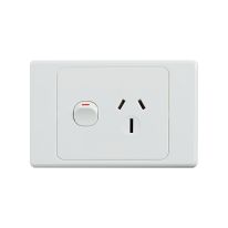 [040.000.0074] Ultima Single Power Point 250V 15A - Horizontal